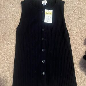 Black Sleeveless Button-Up Top